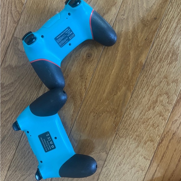 Nitendo switch controllers - Picture 3 of 4